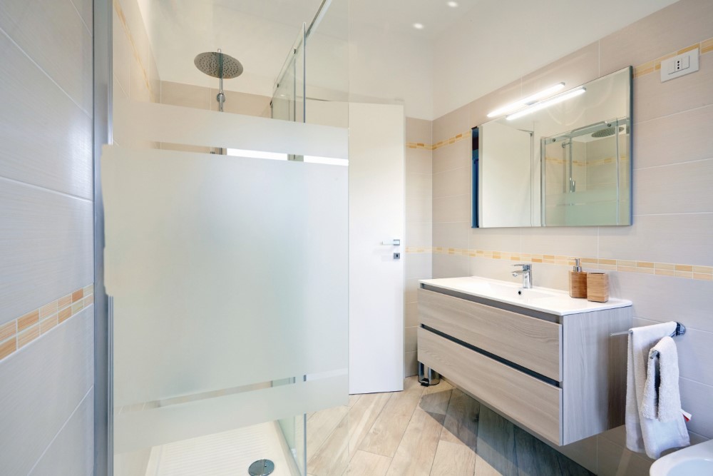 ARBOTANTE DECORATIVO LINEAL 8W